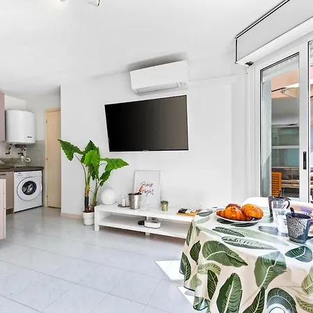 Apartment Bel Climatise Avec Terrasse Et Piscine