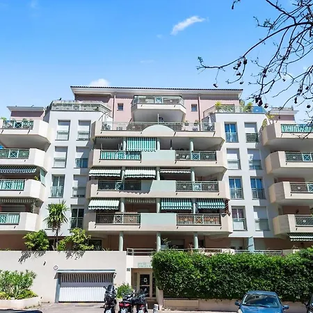 Apartment Bel Climatise Avec Terrasse Et Piscine